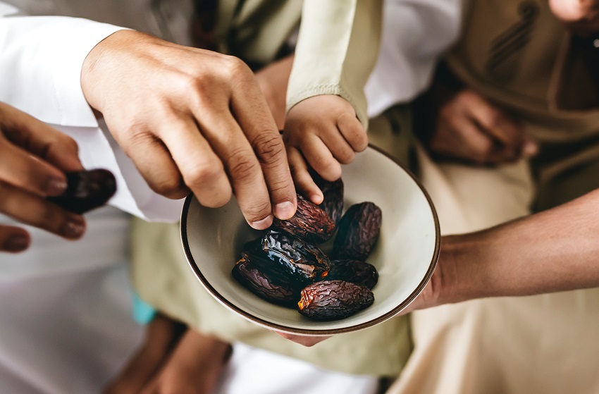 ”Katso, minä luon uutta. Nyt se puhkeaa esiin – ettekö&nbsp;huomaa?”
